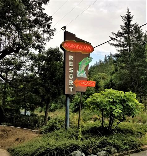 Weasku inn - There’s a tasting passport ($29) available, too, that gives you tastings for two at a dozen wineries. DETAILS: Rooms start at $164. 5560 Rogue River Highway, Grant’s Pass; https://weasku.com ...